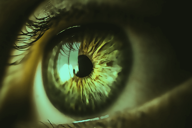 Eye - تم إنشاؤها بواسطة Lauri Koutaniemi مع photo